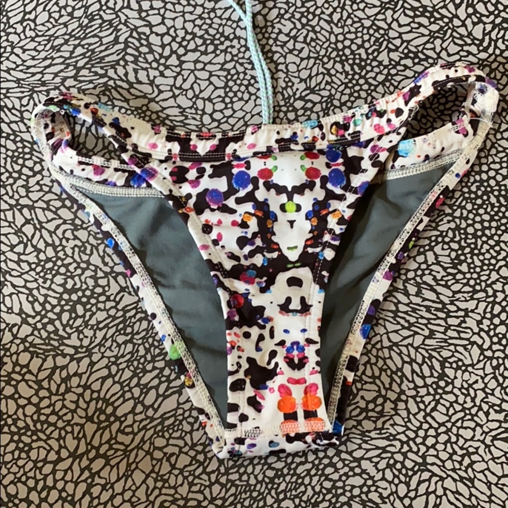 Jolyn cheeky bottoms